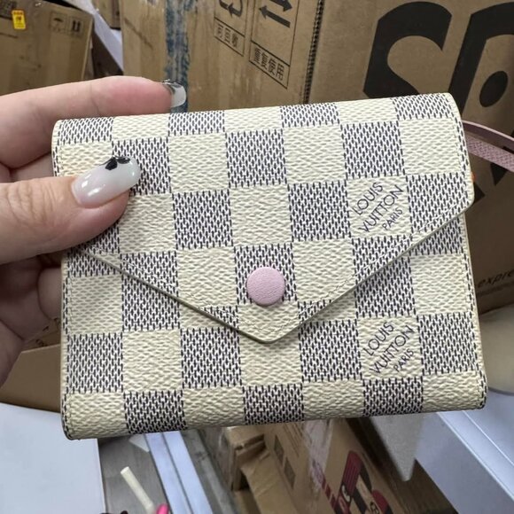 Louis Vuitton Victorine White Canvas Wallet 288-031125 - Picture 2 of 12